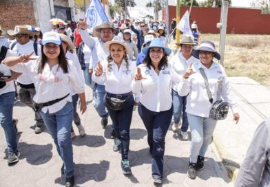 Lupita Cuautle visita junta auxiliar de San Bernardino Tlaxcalancingo