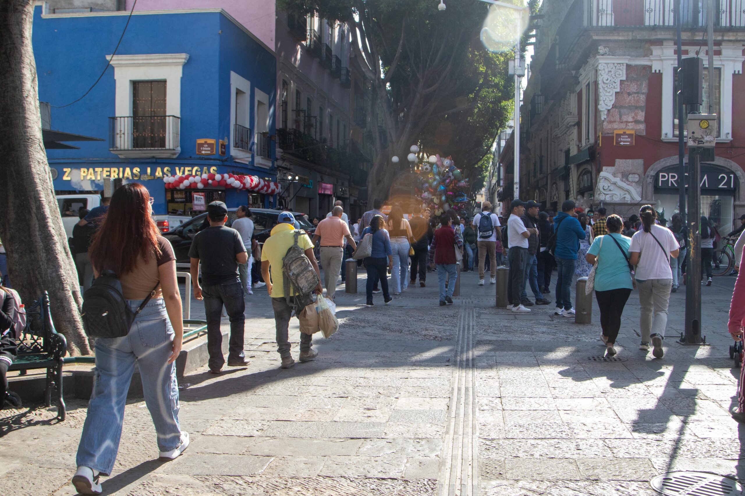 Ambulantes dejan libres calles del Centro Histórico durante el Buen Fin