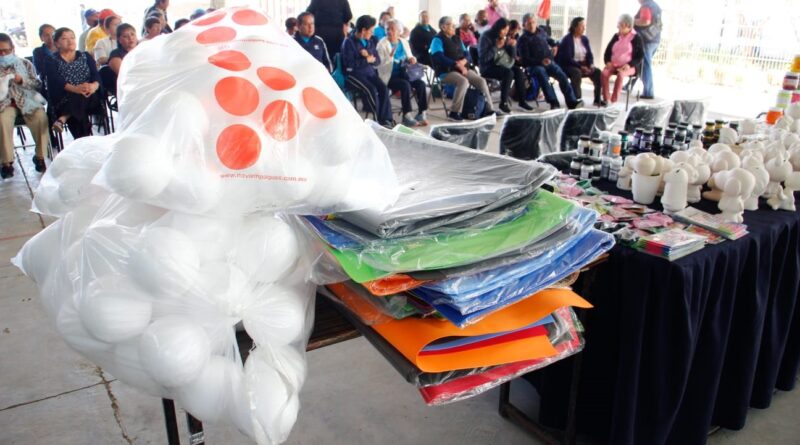 Fortalecen talleres en la Casa del Abue