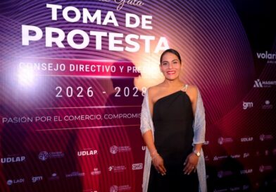 Presidenta municipal asistió a la toma de protesta del nuevo Consejo Directivo de la Cámara de Comercio, Servicios y Turismo de Puebla