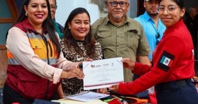 Tonantzin Fernández dignifica y reconoce la labor del cuerpo de Bomberos de San Pedro Cholula