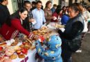 Entregan pan, café y chilaquiles a más de 3 mil artesanos que asisten al Trueque
